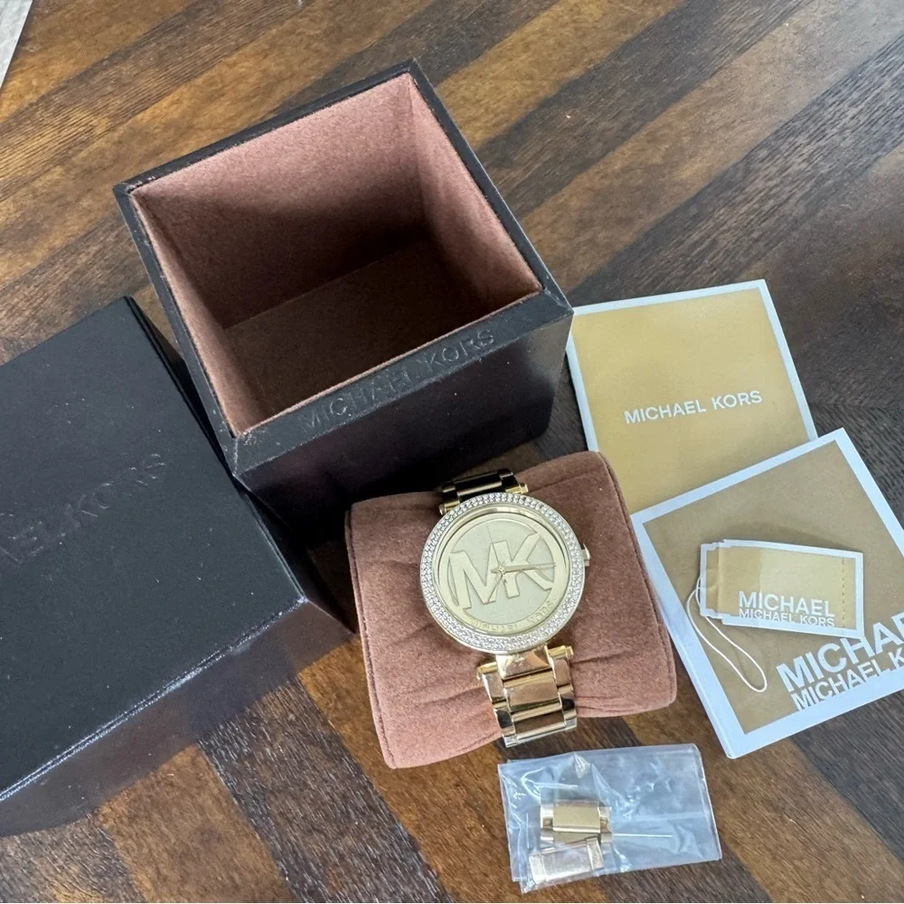 Michael Kors 2000s Gold-Tone Large Dial Watch with Logo Dial and Crystal Bezel
